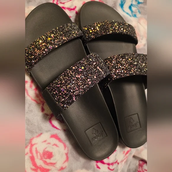 FOR @KSTAND11 - NWOT! Reef Black Glitter Slides - Size 9 - flaw - Picture 4 of 7